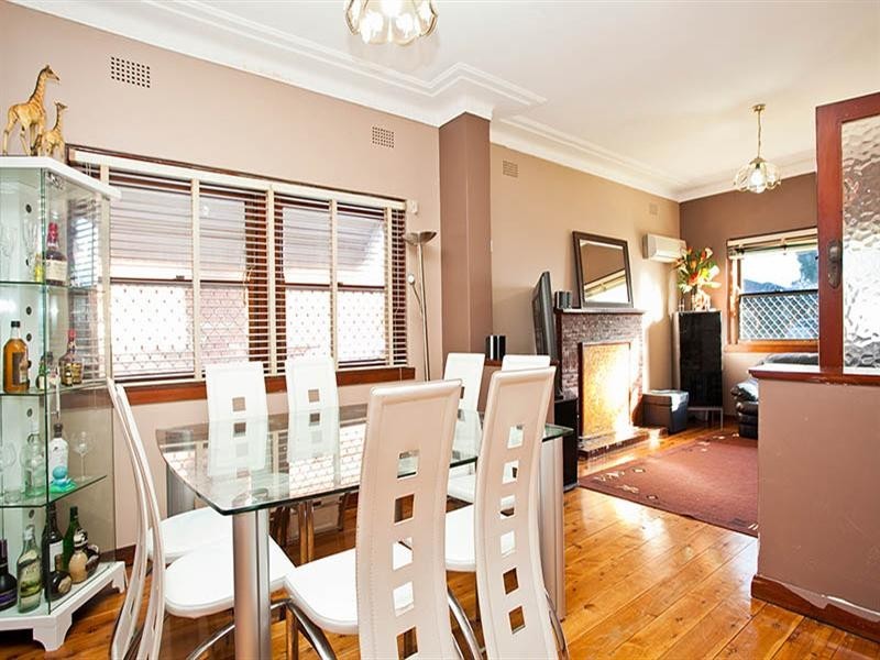 221 Stoney Creek, Kingsgrove NSW 2208