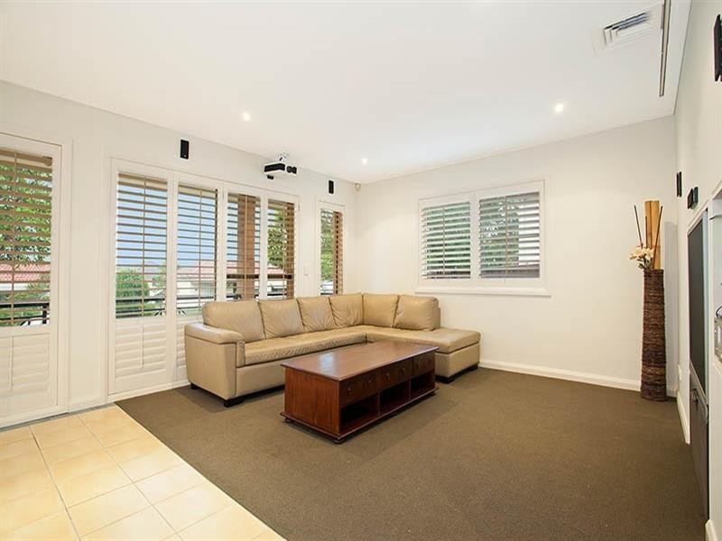 16 Tonitto Avenue, Peakhurst NSW 2210