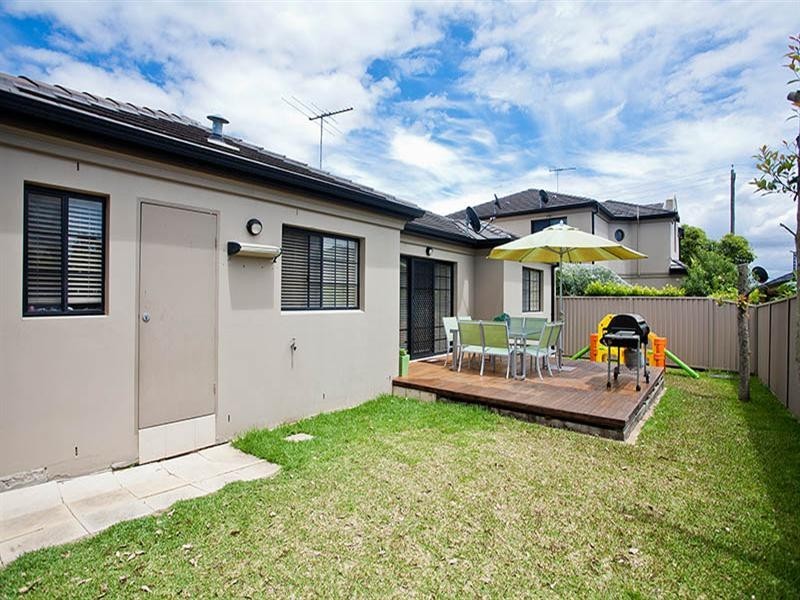 2/93 Edgbaston Road, Beverly Hills NSW 2209