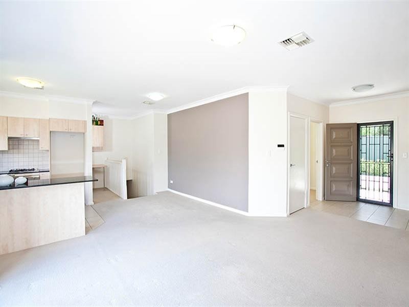 2/93 Edgbaston Road, Beverly Hills NSW 2209