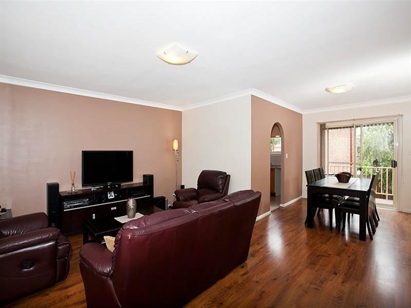 2/27 Greenacre Road, South Hurstville NSW 2221