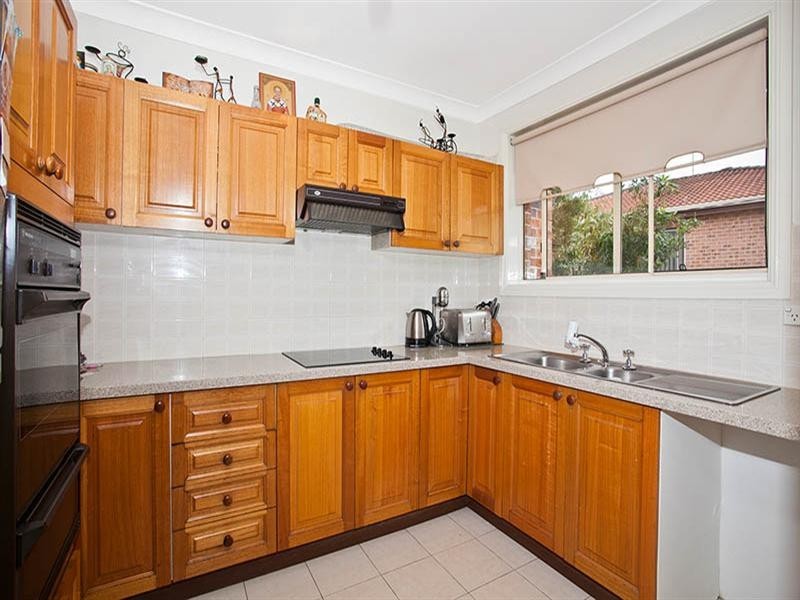 2/27 Greenacre Road, South Hurstville NSW 2221