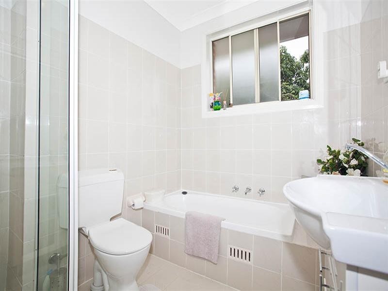 2/27 Greenacre Road, South Hurstville NSW 2221