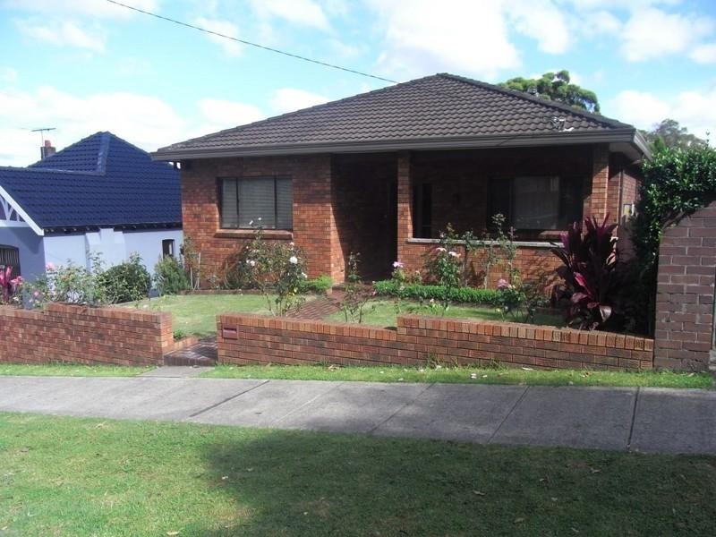 9 Hillcrest Avenue, Hurstville NSW 2220