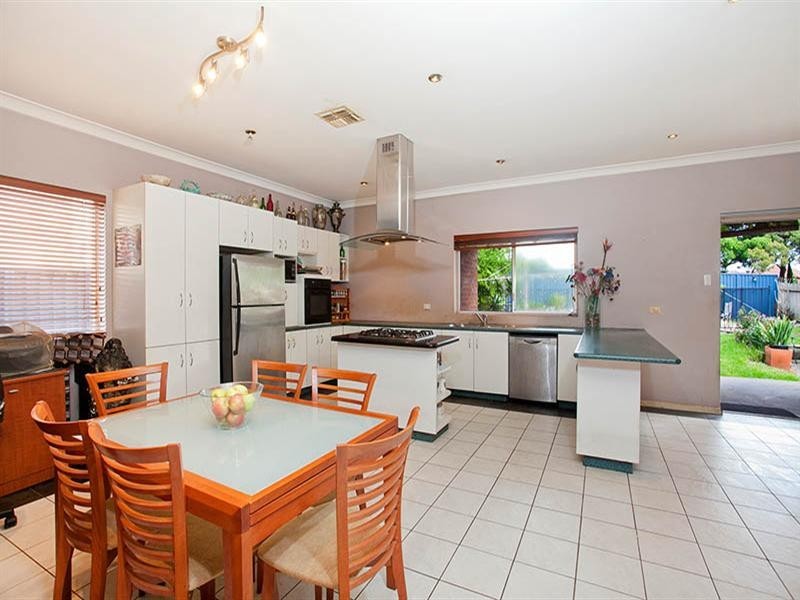 17 Monaro Avenue, Kingsgrove NSW 2208