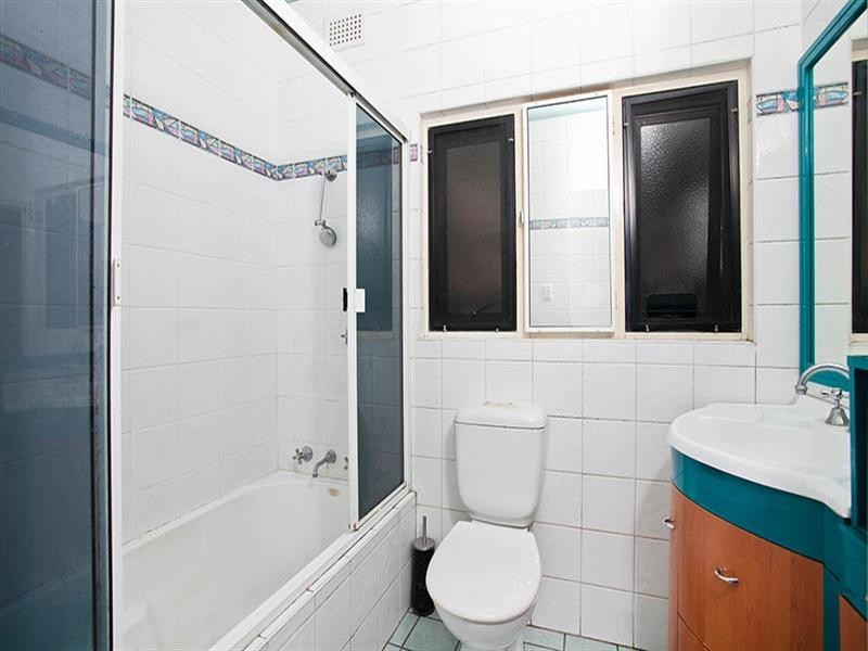 17 Monaro Avenue, Kingsgrove NSW 2208