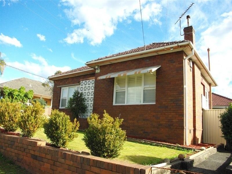 299 Cnr Kingsgrove Rd and Vivienne Street, Kingsgrove NSW 2208