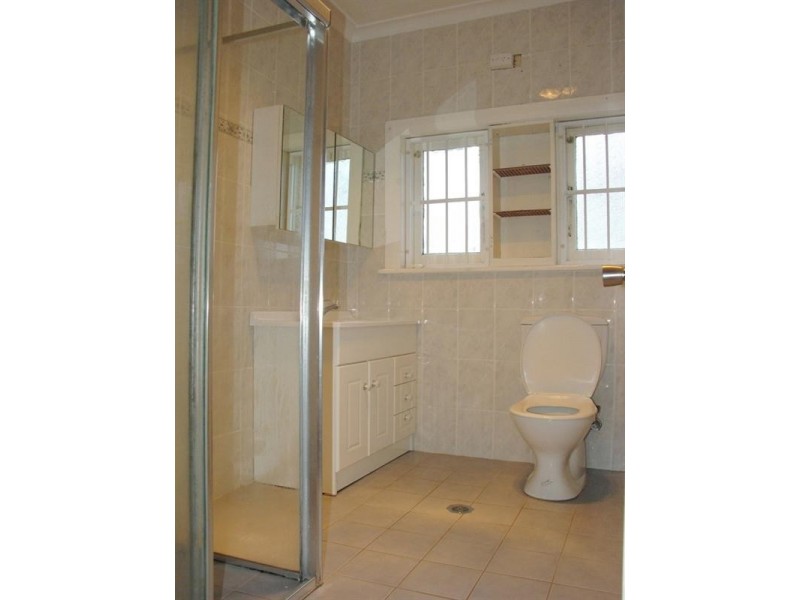 299 Cnr Kingsgrove Rd and Vivienne Street, Kingsgrove NSW 2208