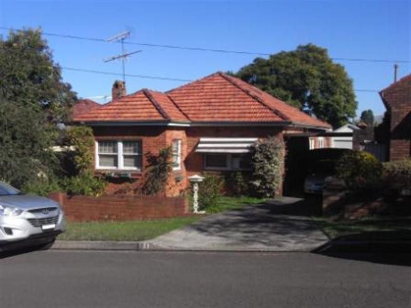 31 Bobadah Street, Kingsgrove NSW 2208