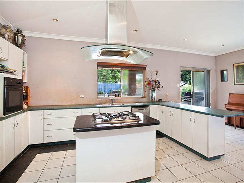 17 Monaro Avenue, Kingsgrove NSW 2208