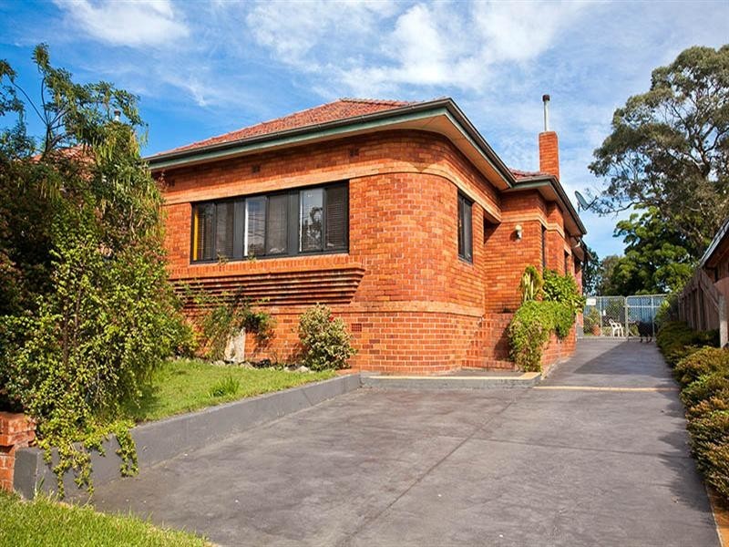 17 Monaro Avenue, Kingsgrove NSW 2208
