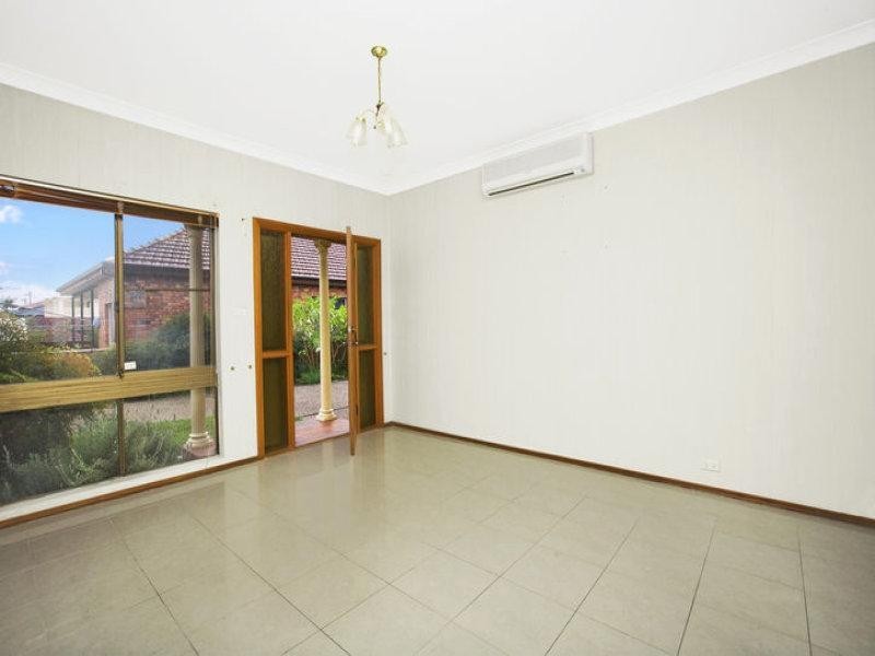 2/43 Clevedon Road, Hurstville NSW 2220