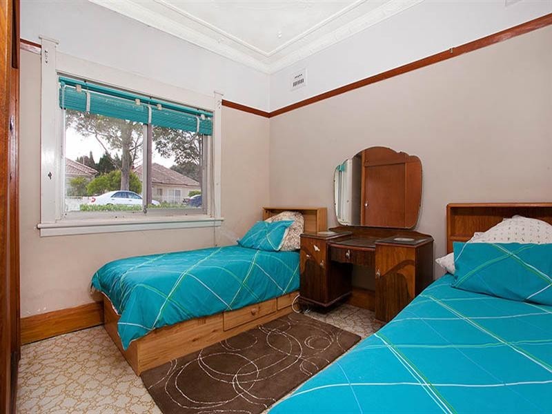 15 Leslie Road, Bexley NSW 2207