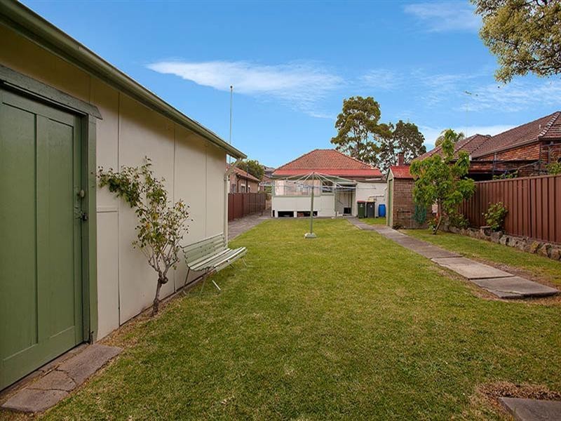 15 Leslie Road, Bexley NSW 2207