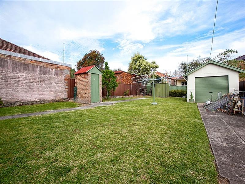 15 Leslie Road, Bexley NSW 2207