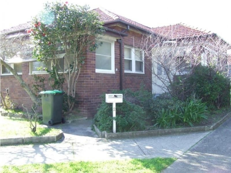 2 Jordan Avenue, Beverly Hills NSW 2209