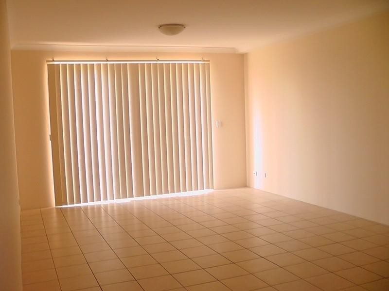 11/2-8 Short Road, Riverwood NSW 2210