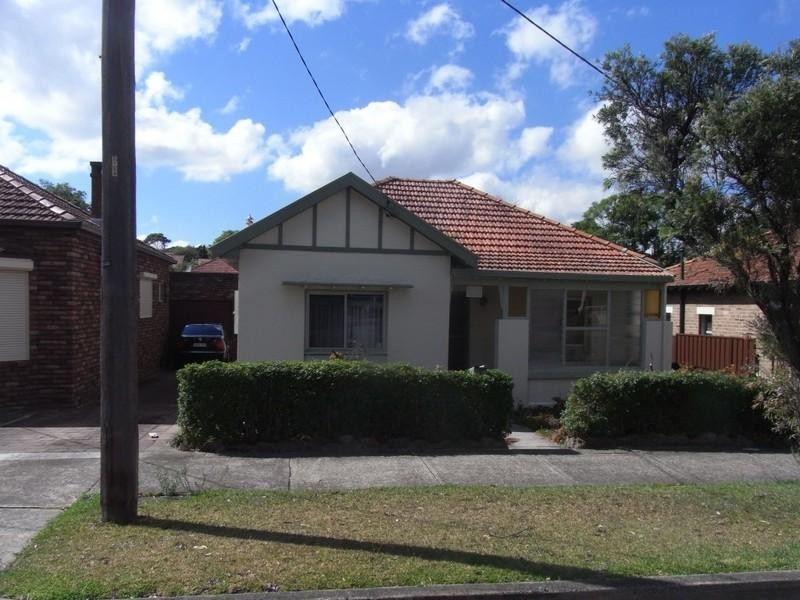 15 Leslie Road, Bexley NSW 2207