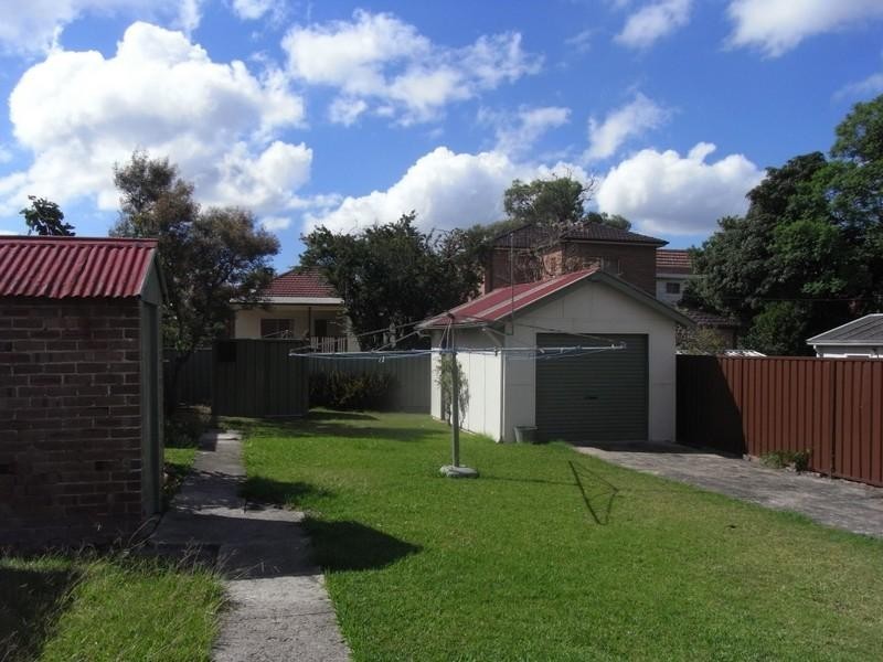 15 Leslie Road, Bexley NSW 2207