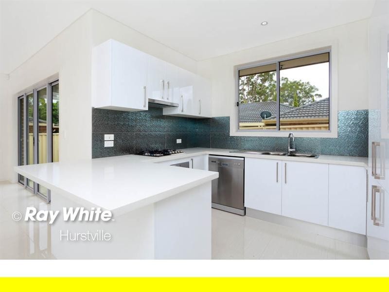 4/10 Coronation Avenue, Peakhurst NSW 2210