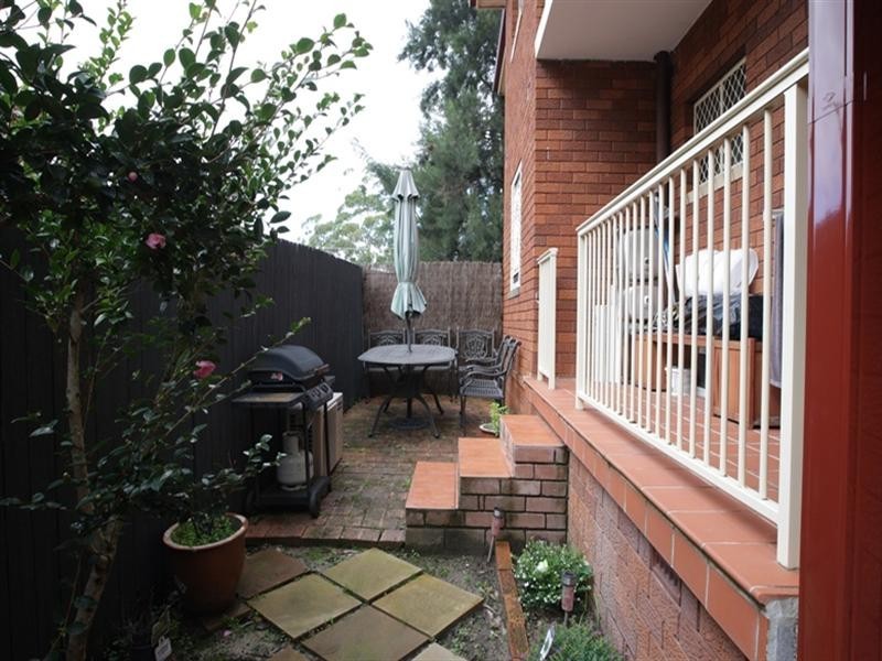 2/12 Nicoll Street, Roselands NSW 2196