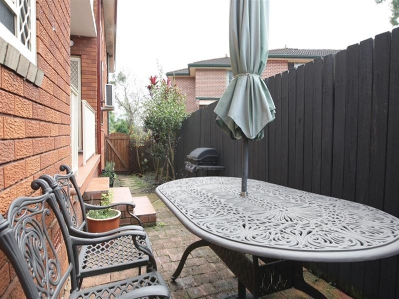 2/12 Nicoll Street, Roselands NSW 2196