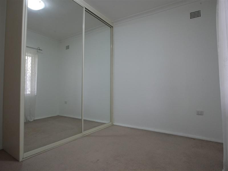 2/12 Nicoll Street, Roselands NSW 2196