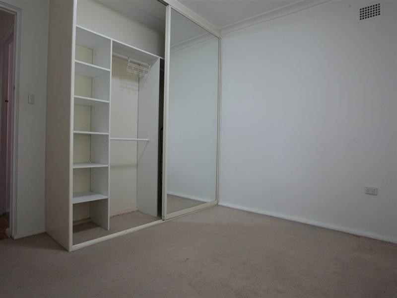 2/12 Nicoll Street, Roselands NSW 2196