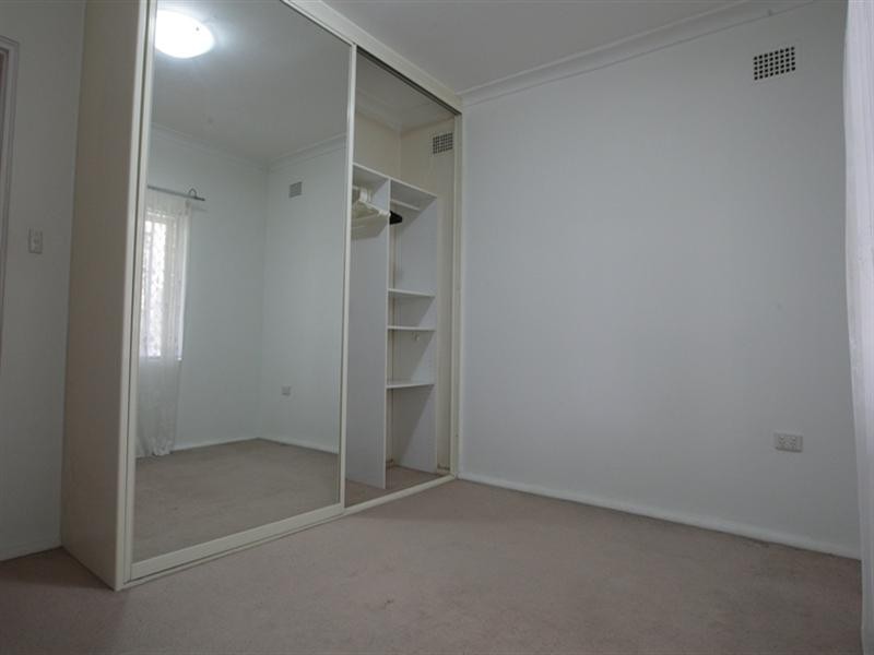 2/12 Nicoll Street, Roselands NSW 2196