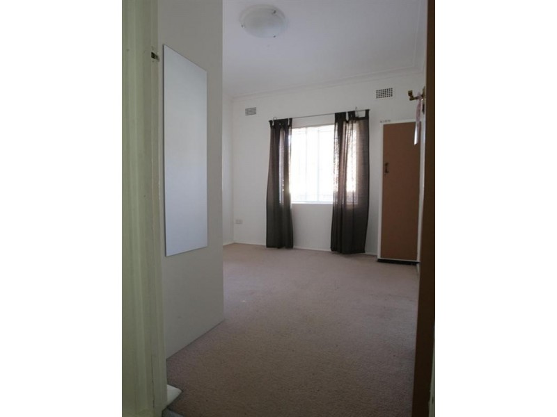 2/12 Nicoll Street, Roselands NSW 2196