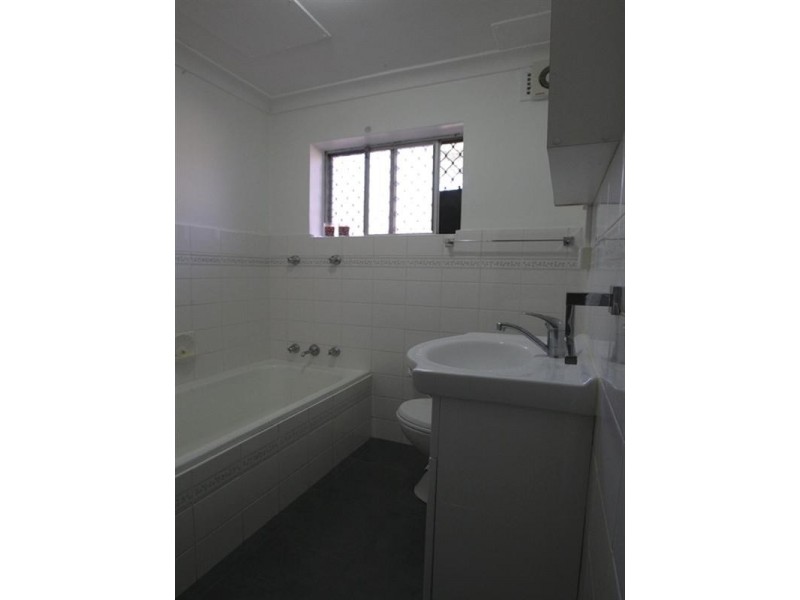 2/12 Nicoll Street, Roselands NSW 2196