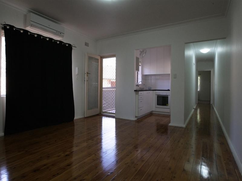 2/12 Nicoll Street, Roselands NSW 2196