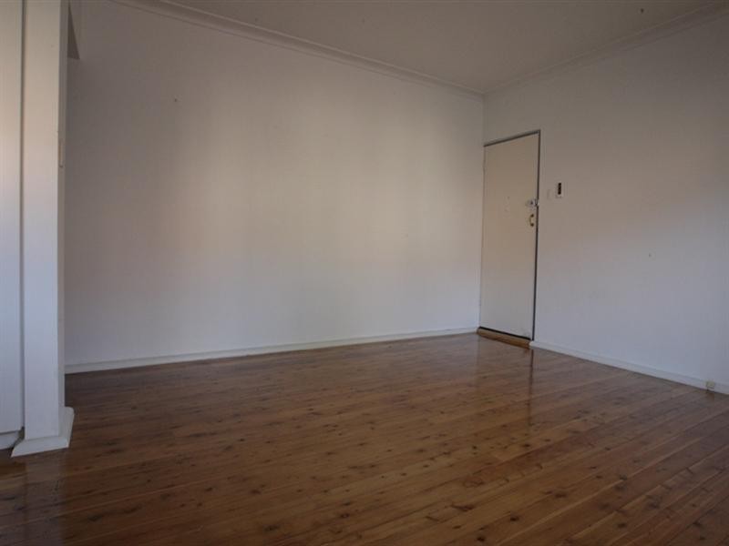 2/12 Nicoll Street, Roselands NSW 2196