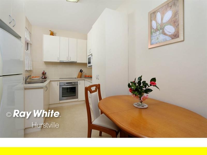 2/13 St Georges Parade, Hurstville NSW 2220