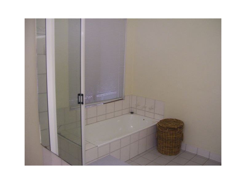 8 Allamurr Court, Gray NT 0830