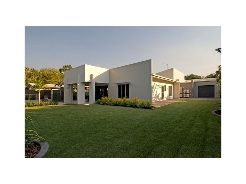 8 Douglas Street, Ludmilla NT 0820