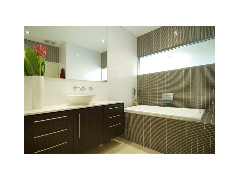 8 Douglas Street, Ludmilla NT 0820