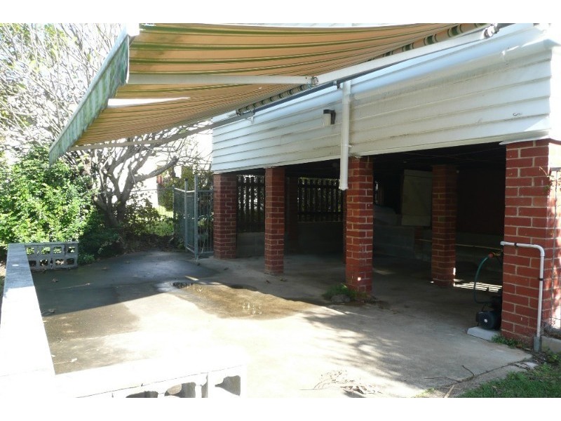 11 Central Avenue, St Lucia QLD 4067