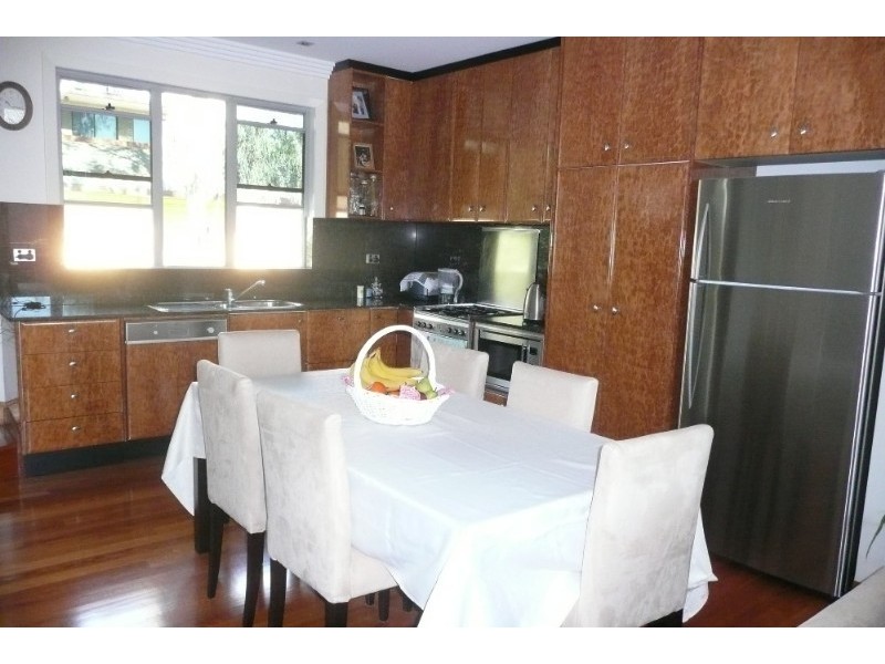 3 Cecil Street, Indooroopilly QLD 4068