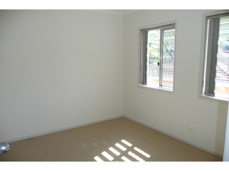 2/51 Nelson Parade, Indooroopilly QLD 4068