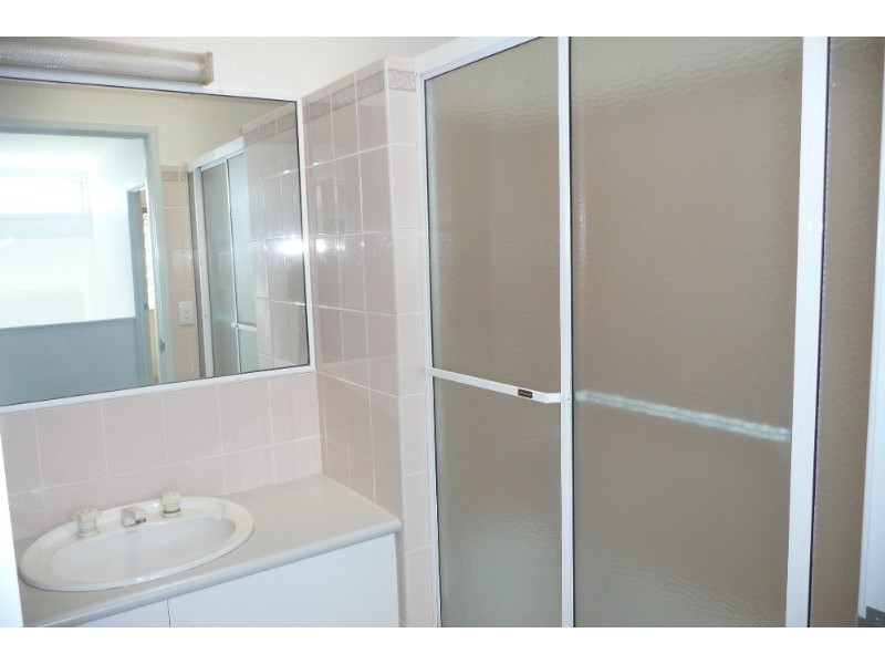 2/51 Nelson Parade, Indooroopilly QLD 4068