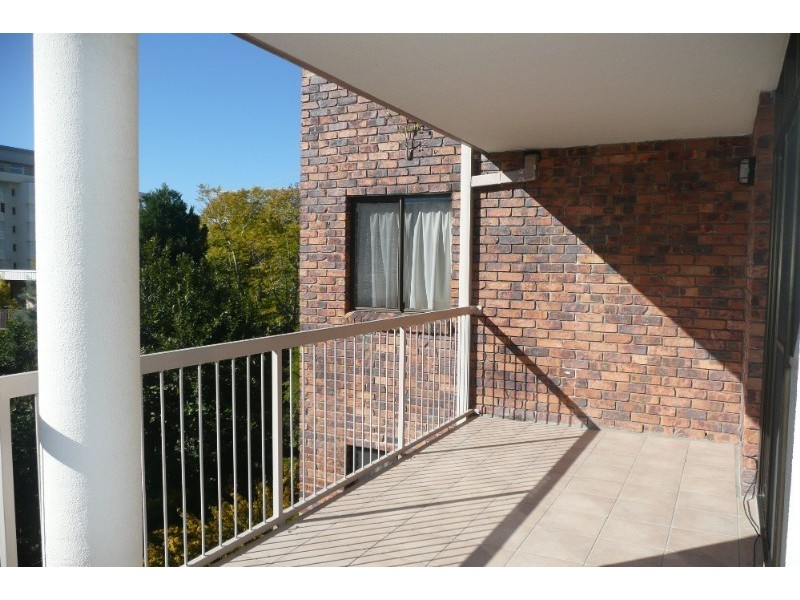 4/16 Foxton Street, Indooroopilly QLD 4068