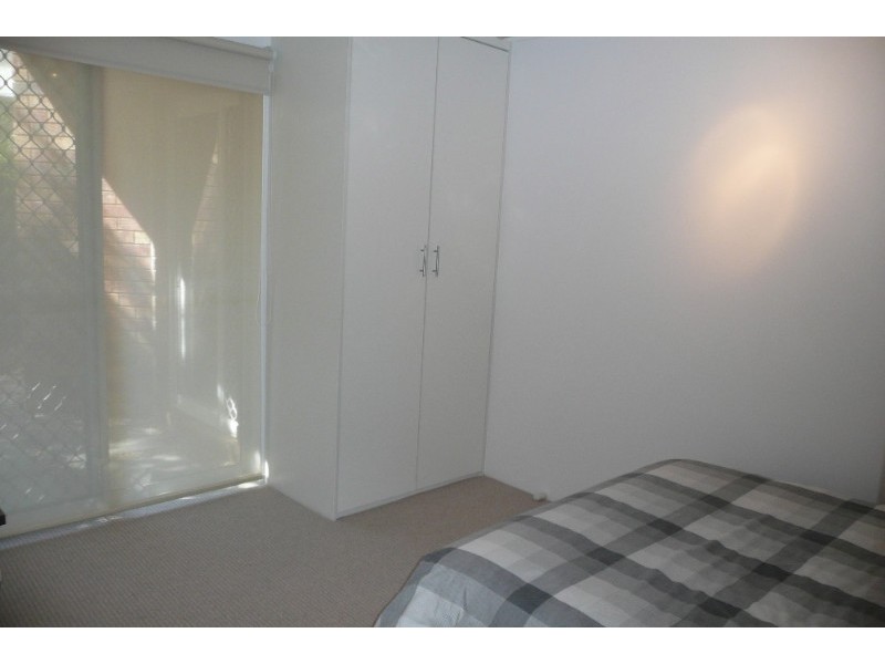 3/130 Central Avenue, Indooroopilly QLD 4068