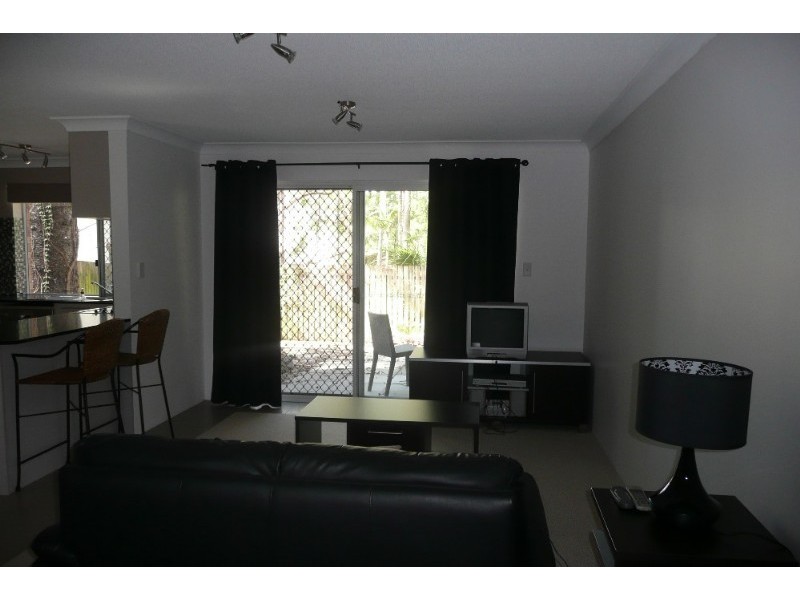 3/130 Central Avenue, Indooroopilly QLD 4068