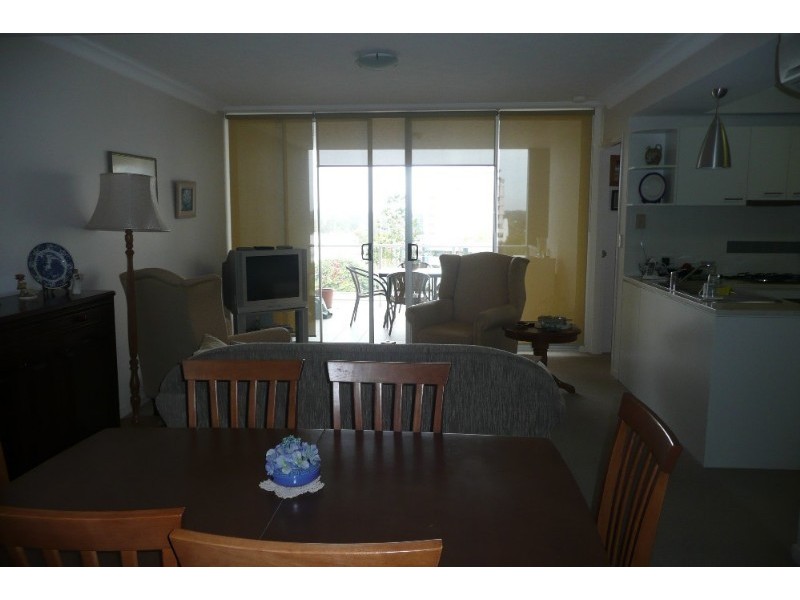 18/16 Grosvenor Road, Indooroopilly QLD 4068