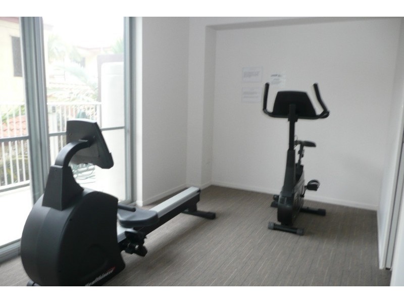 18/16 Grosvenor Road, Indooroopilly QLD 4068