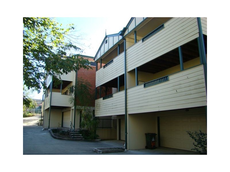 3/2 Queens Road, Taringa QLD 4068