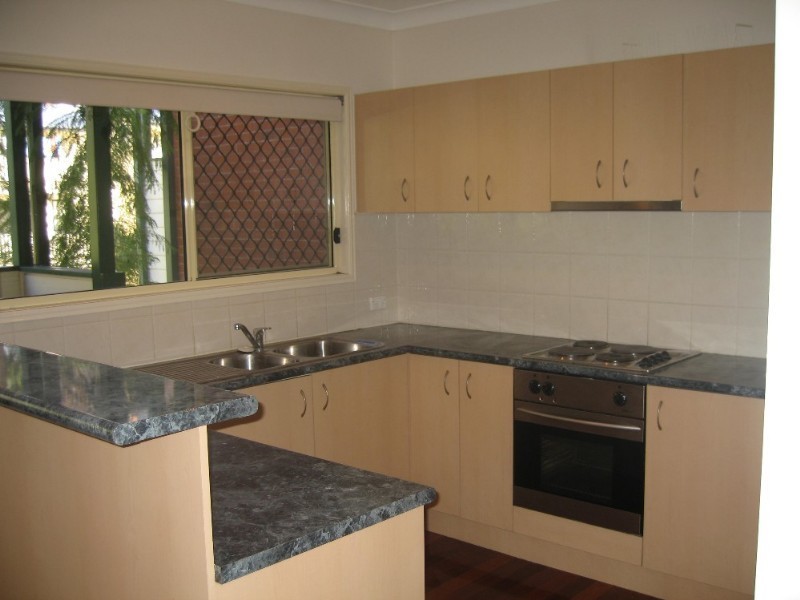 3/2 Queens Road, Taringa QLD 4068