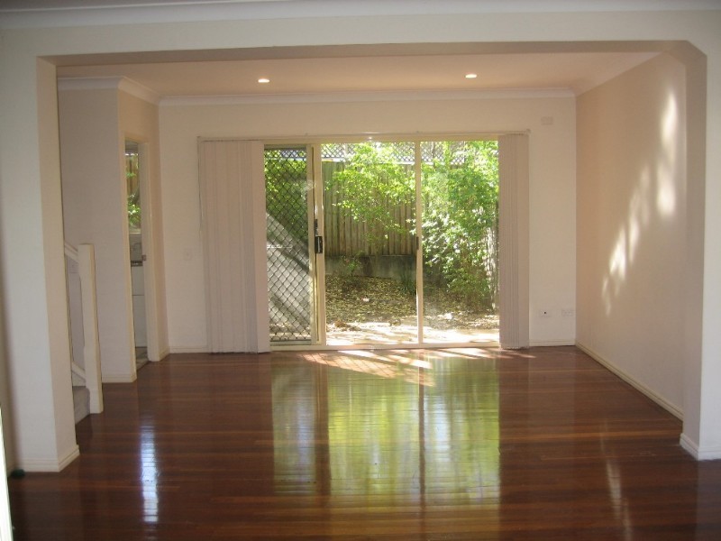3/2 Queens Road, Taringa QLD 4068