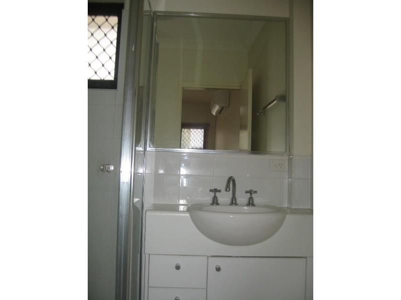 8/122 Central Avenue, Indooroopilly QLD 4068